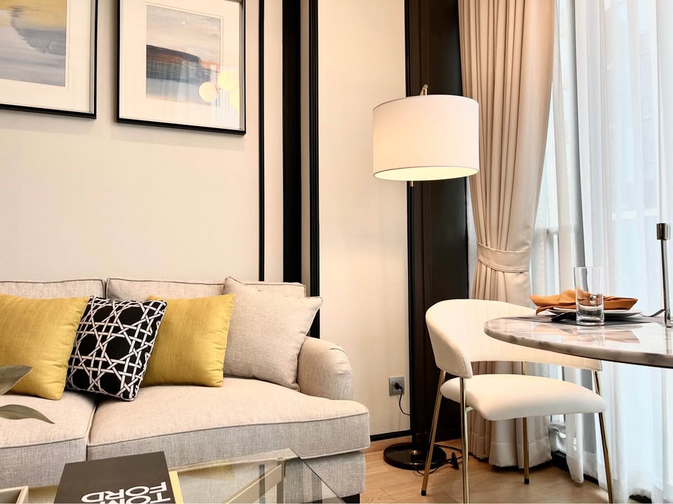 Luxury 1-bedroom 44 sqm condo at 28 Chidlom for rent 55K/month. Fully furnished, modern facilities, prime location near BTS Chidlom. Move-in ready.