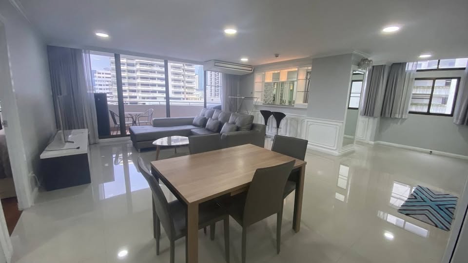 2-Bed, 2-Bath, 111.54 sqm Condo for Rent at Supalai Place Sukhumvit 39, 38,500 THB/Month, Near BTS Phrom Phong – Fully Furnished, Move-In Ready