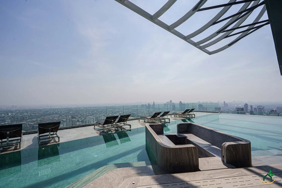 2-Bedroom, 2-Bathroom Condo for Rent/Sale at Park Origin Thonglor, 65 sqm, 73,000 THB/month or 17.3M THB, High Floor, Near BTS Thonglor, Luxury Living in Bangkok.