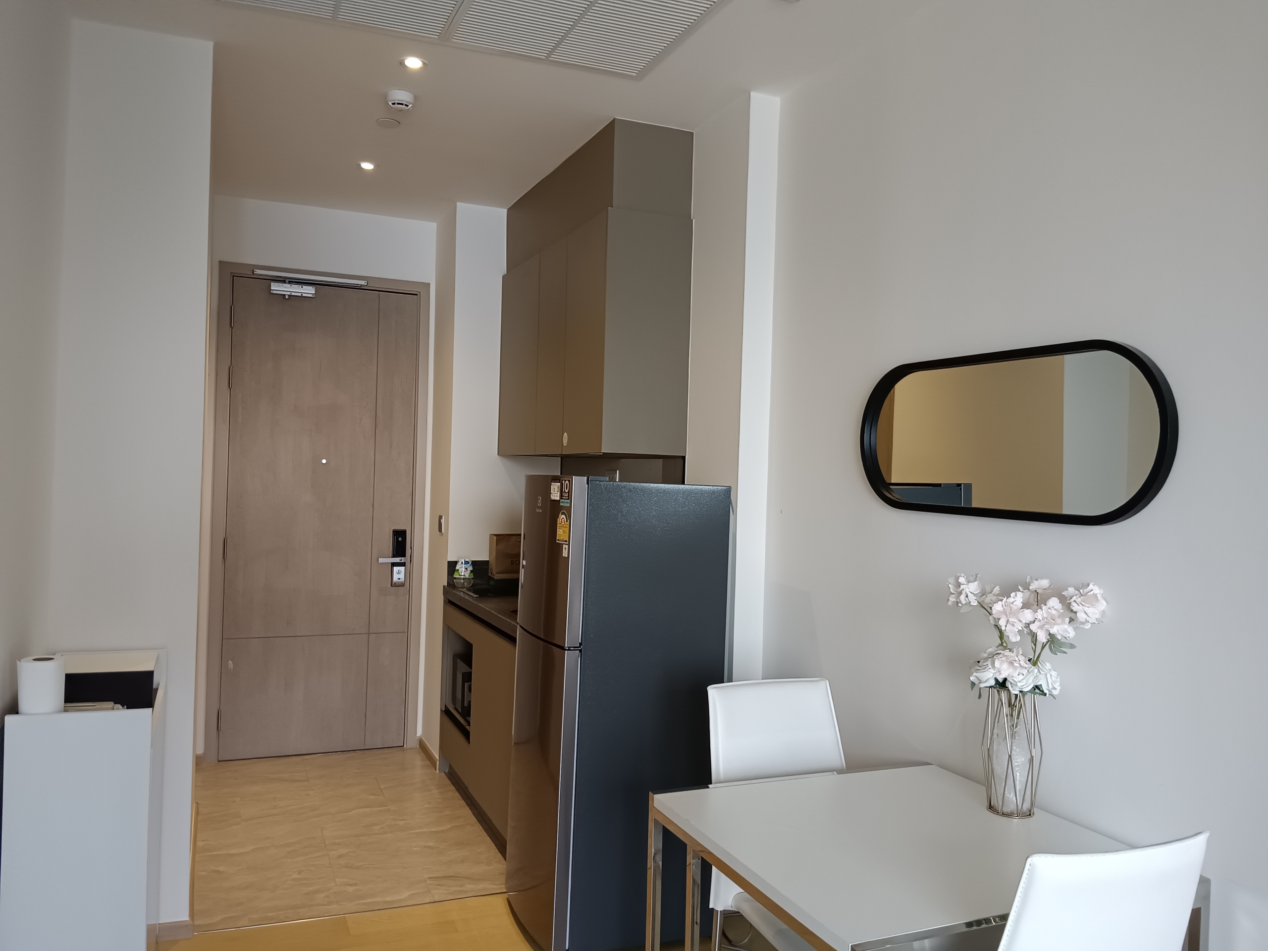 1-Bedroom, 1-Bathroom Condo for Rent at Ashton Asoke Rama 9, 38 sqm, ฿32,000/month, Fully Furnished, Near Asoke & Rama 9 MRT, Modern Living in Bangkok.