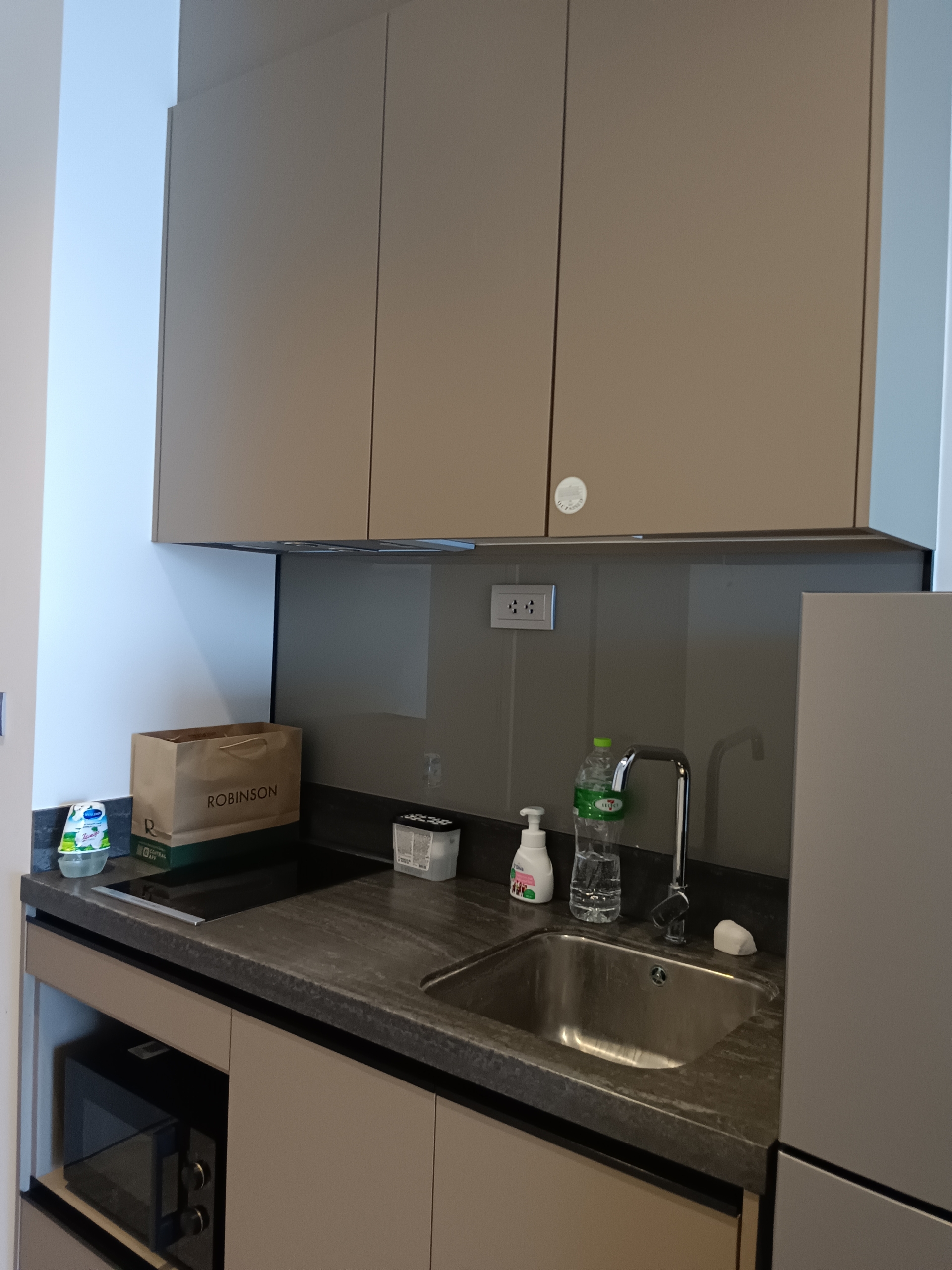 1-Bedroom, 1-Bathroom Condo for Rent at Ashton Asoke Rama 9, 38 sqm, ฿32,000/month, Fully Furnished, Near Asoke & Rama 9 MRT, Modern Living in Bangkok.