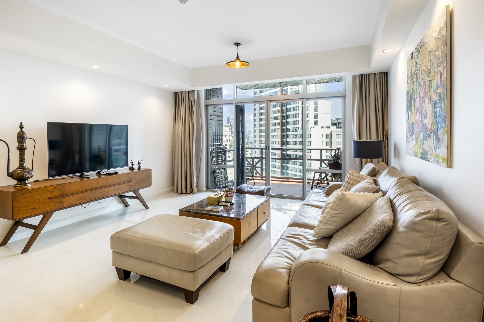 2 Bed, 1 Bath, 137 sqm Condominium for Rent at All Seasons Mansion, Near Pleonchit BTS, ฿78,000/month – Luxury Living in Lumphini