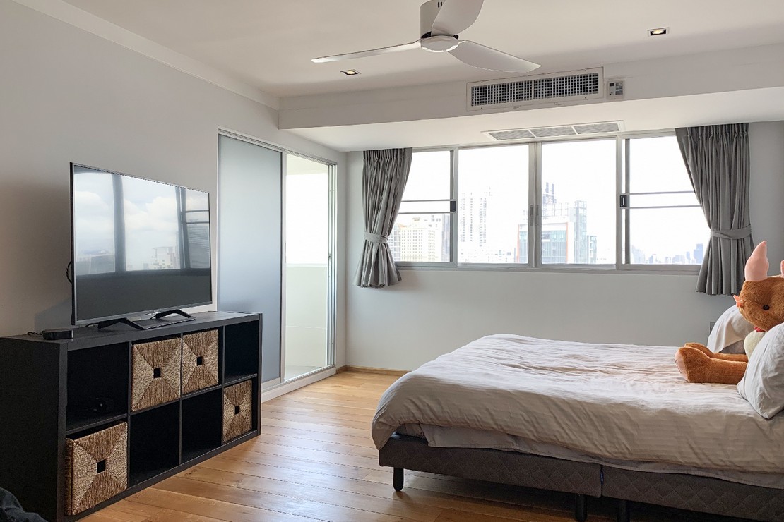 Spacious 3-bed 146 SQM condo at Waterford Diamond, 29th floor, fully furnished, prime Sukhumvit location. Rent 90K/month. Move-in April 2025. Contact now!