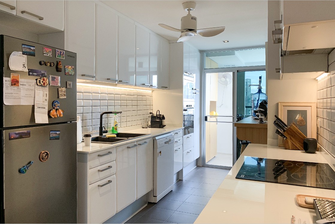 Spacious 3-bed 146 SQM condo at Waterford Diamond, 29th floor, fully furnished, prime Sukhumvit location. Rent 90K/month. Move-in April 2025. Contact now!