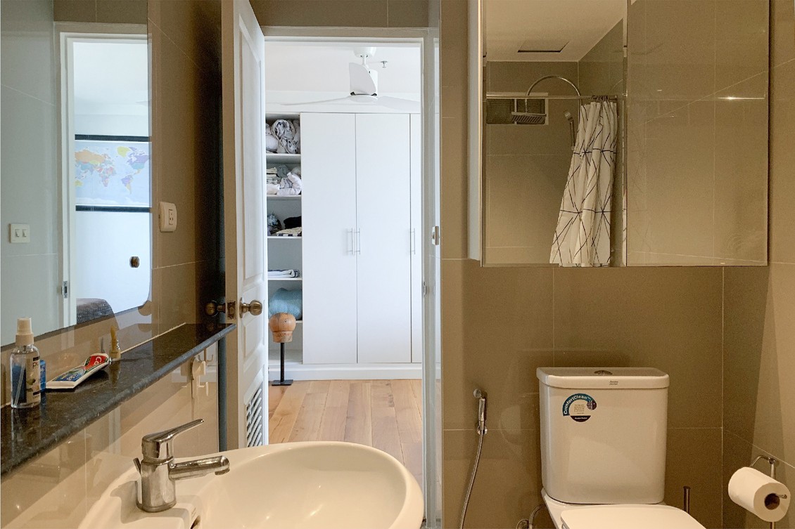 Spacious 3-bed 146 SQM condo at Waterford Diamond, 29th floor, fully furnished, prime Sukhumvit location. Rent 90K/month. Move-in April 2025. Contact now!