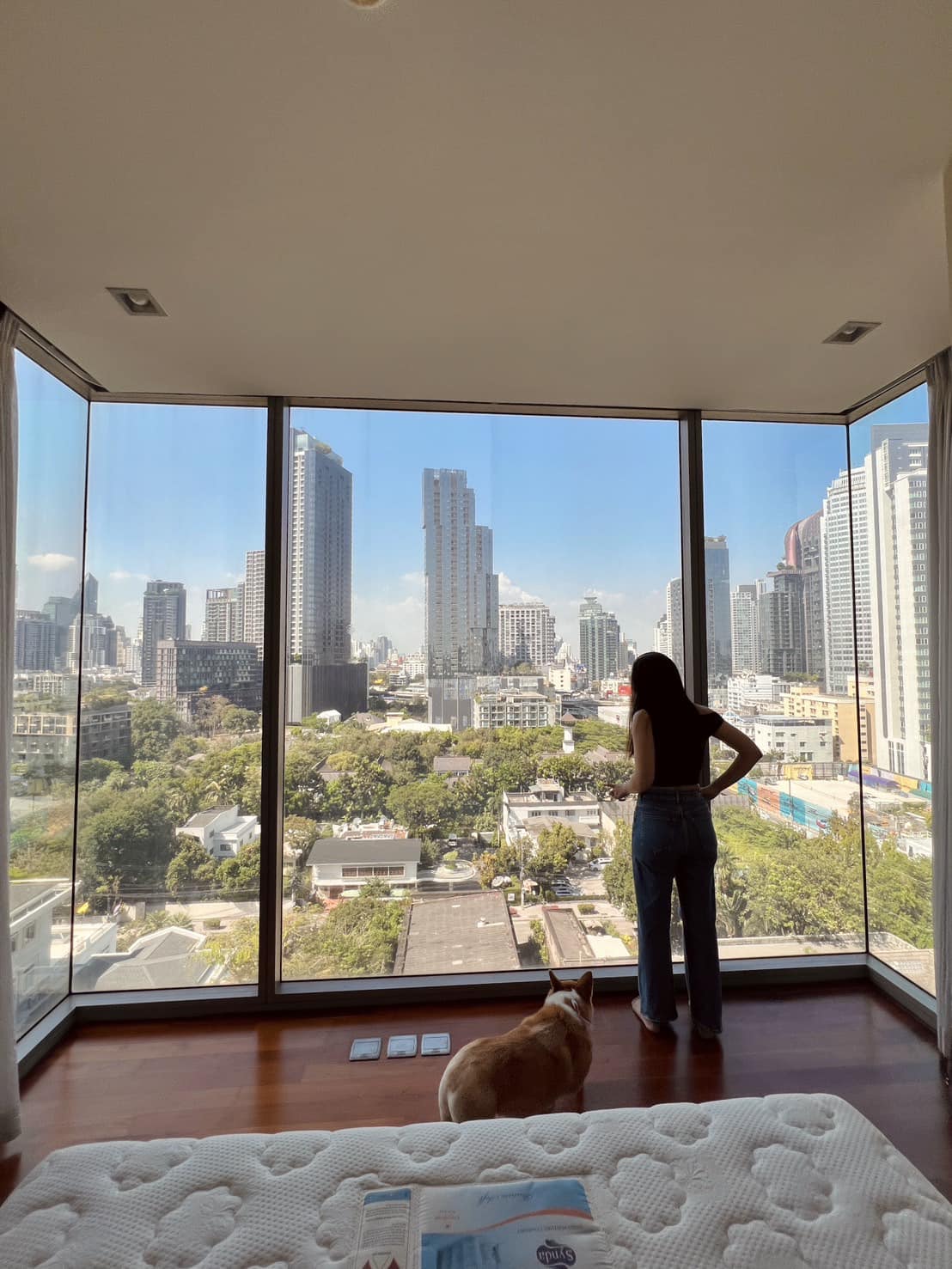 Spacious 2-bed 74.25 SQM condo at Ashton Morph 38. Pet-friendly, luxury high-rise near BTS Thong Lo. Sale 13M THB. Contact now for a private viewing!