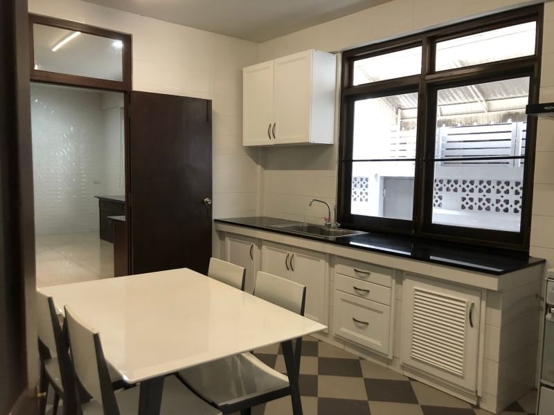 Spacious 3-bedroom house with a study, maid’s room, and 380 sqm of living space. Prime location, ideal for families. For rent at 150,000 THB/month.
