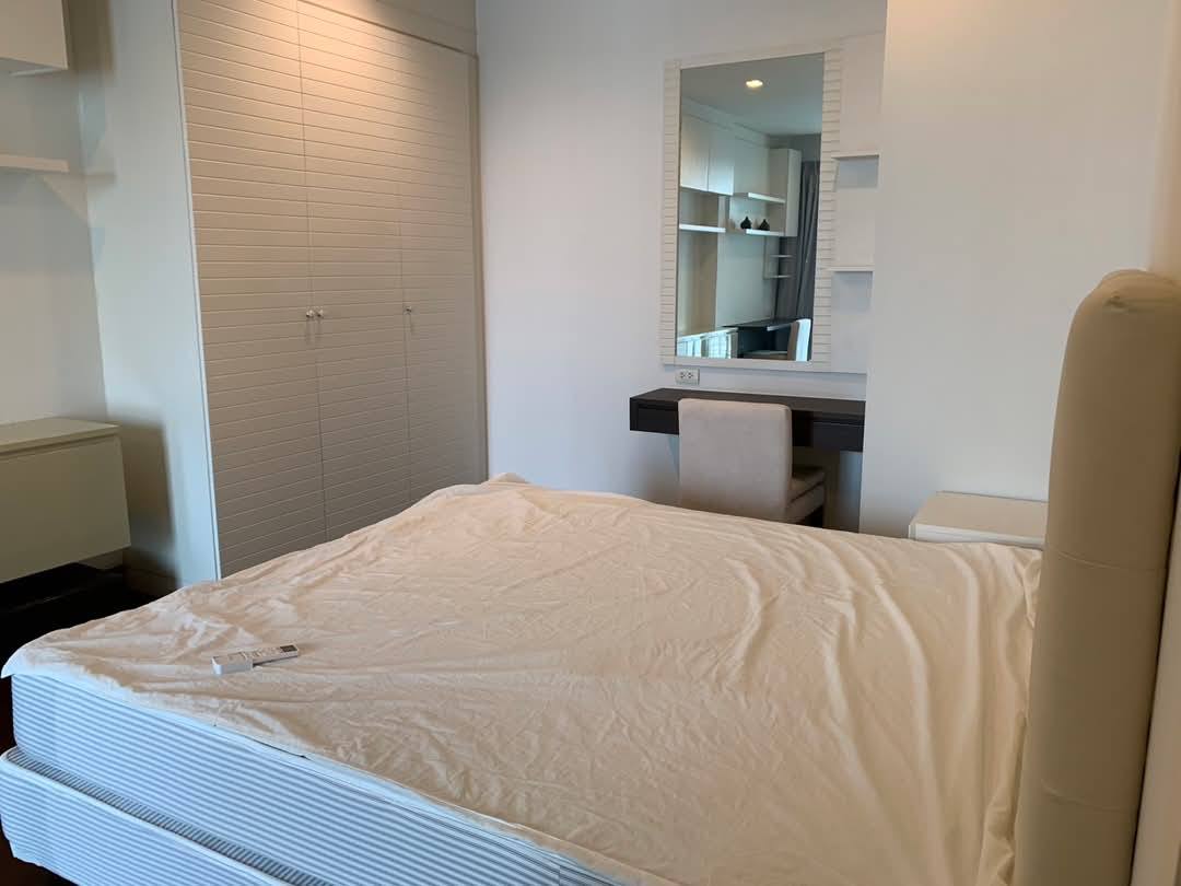 Spacious 4-bed condo at Ivy Thonglor, 198 sq.m, fully furnished on the 24th floor. Rent 130,000 THB/month. Prime Sukhumvit 55 location. BTS Thonglor nearby.