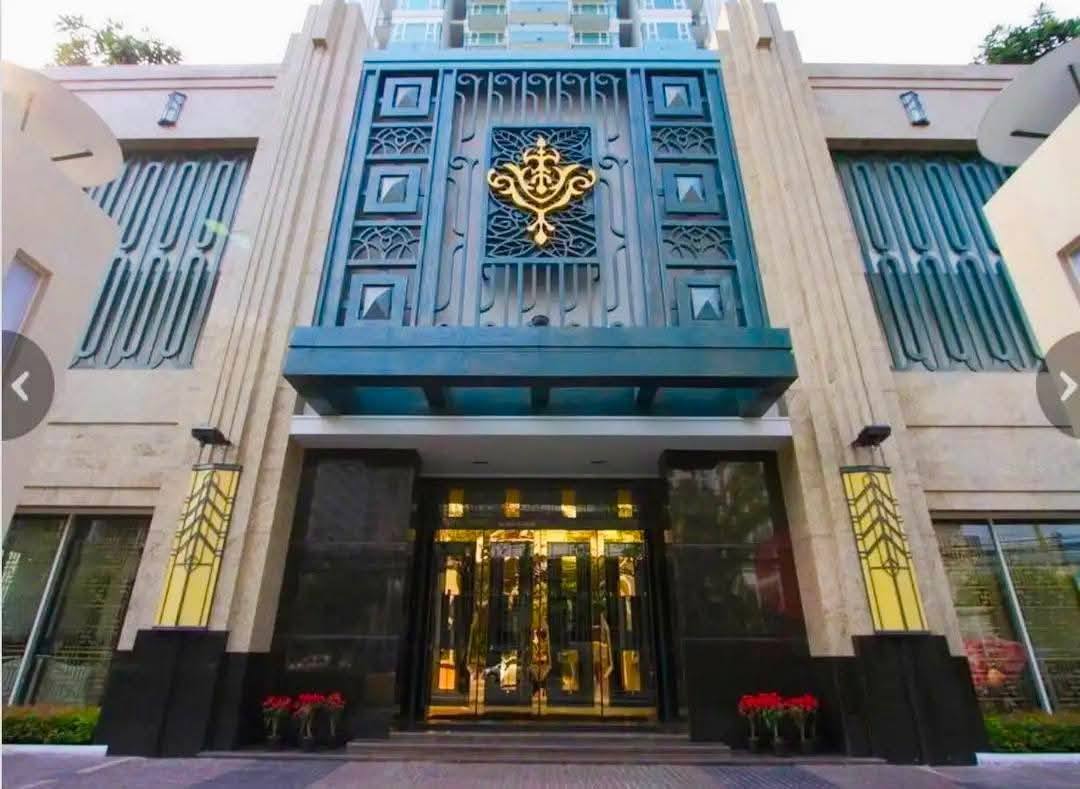 Spacious 4-bed condo at Ivy Thonglor, 198 sq.m, fully furnished on the 24th floor. Rent 130,000 THB/month. Prime Sukhumvit 55 location. BTS Thonglor nearby.