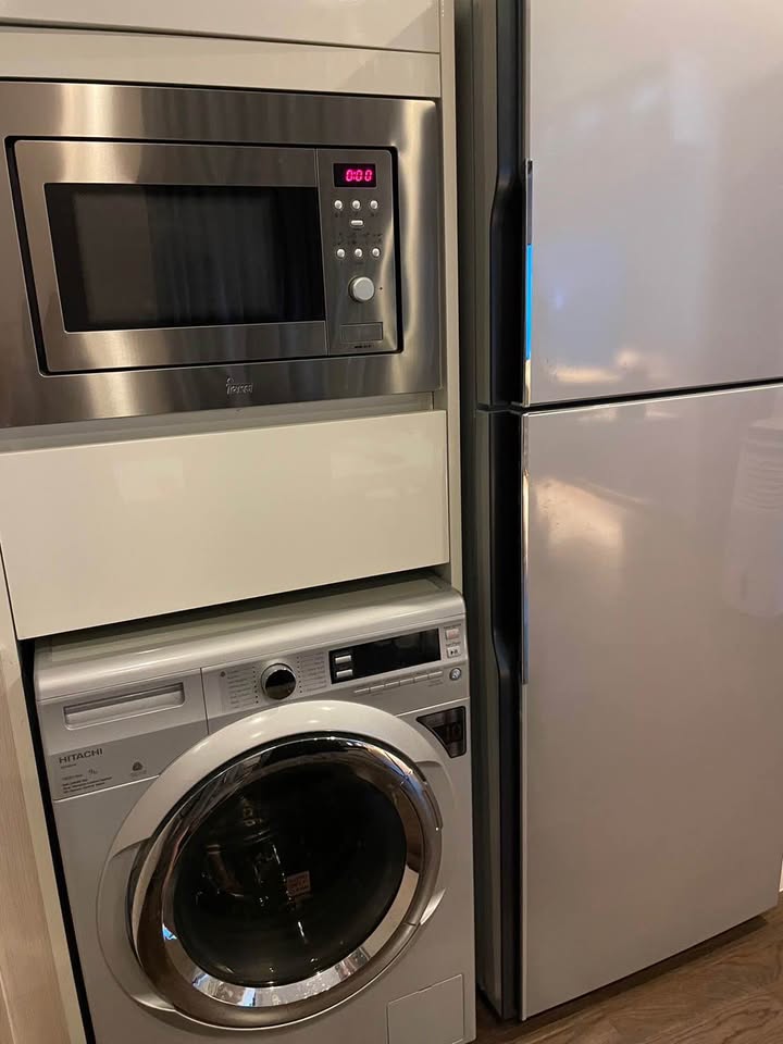 1-bed 1-bath 45 sqm condo on 35th floor at Q Asoke. Prime location near MRT. Tenanted until Apr 2026. For sale at 8MB. High-rise, fully furnished unit.