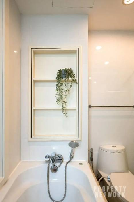 Spacious 1-bed, 1-bath 61 sqm unit on 14th floor at Siri Residence. Features 2 balconies and closed kitchen. For sale at ฿10.5M. Contact us for a viewing today!