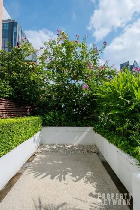 Spacious 1-bed, 1-bath 61 sqm unit on 14th floor at Siri Residence. Features 2 balconies and closed kitchen. For sale at ฿10.5M. Contact us for a viewing today!