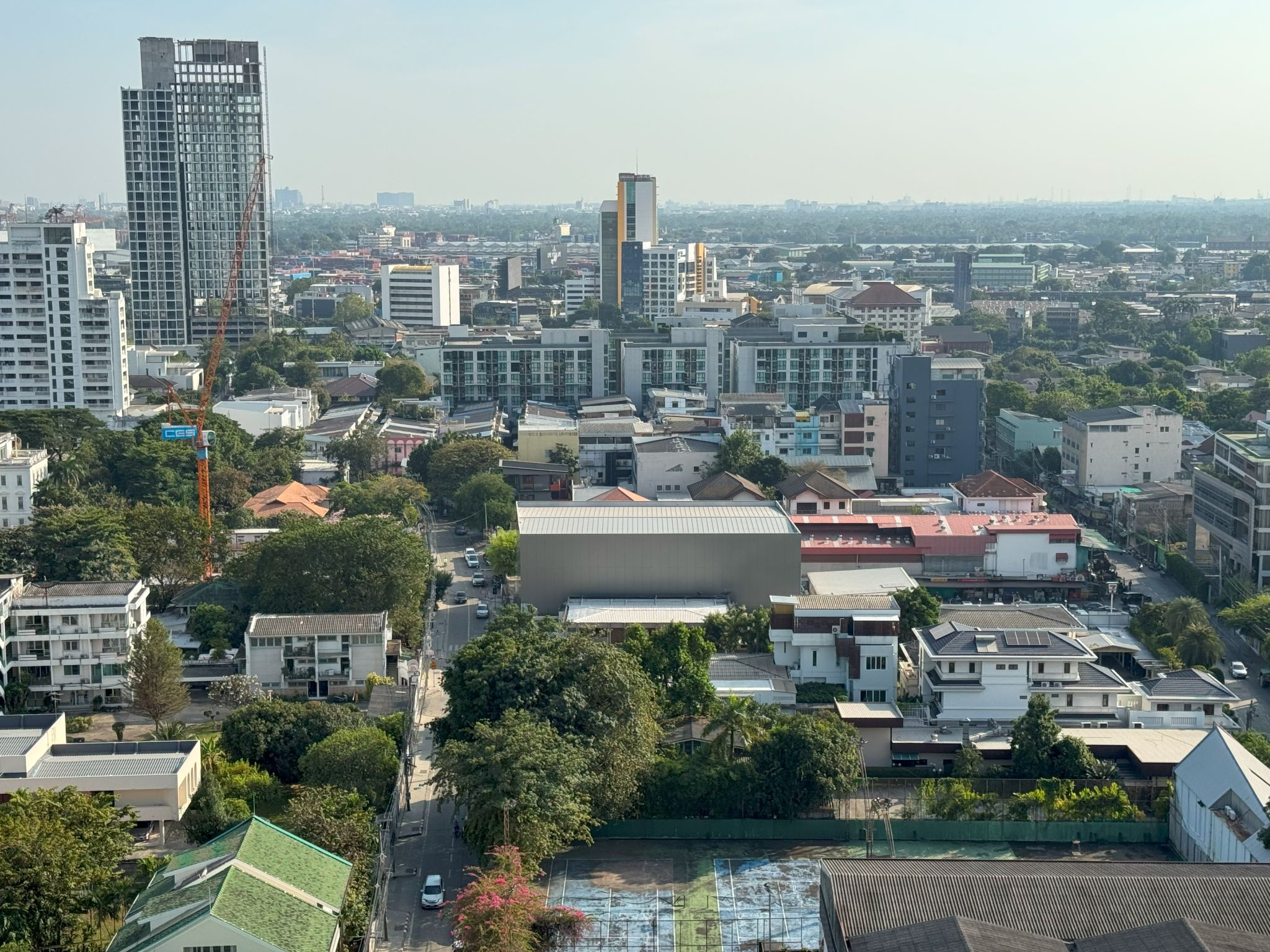 Modern 1-bedroom condo in Thonglor, 33 sqm, 19th floor, pool view. For rent at 22K/month or for sale at 6.6M THB. Fully furnished and ready to move in.