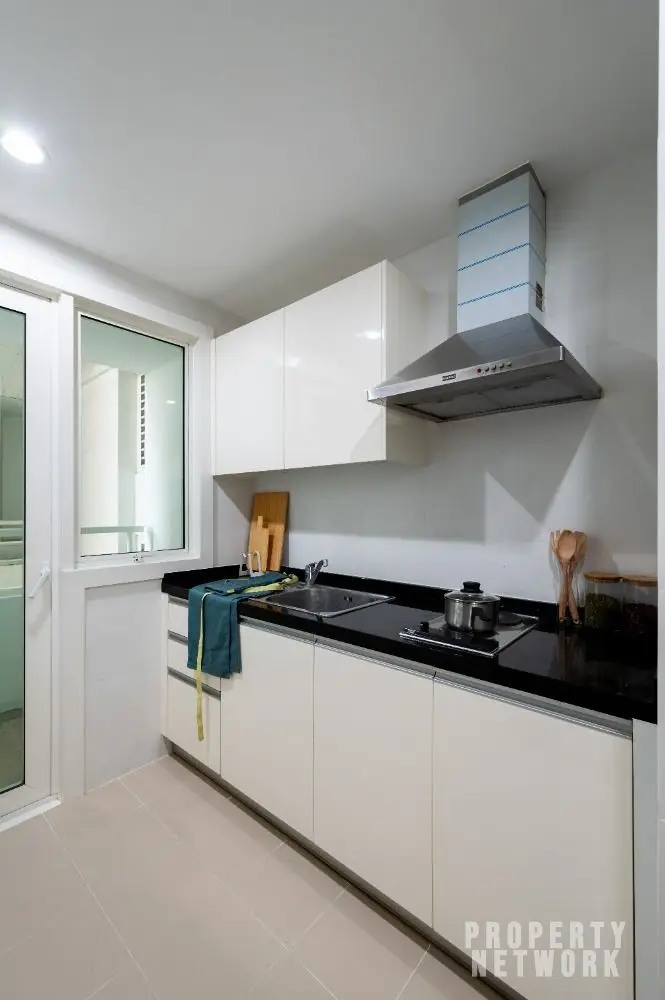 Luxury 1-bedroom condo in Siri Residence, 61 sqm, 14th floor, 2 balconies, 200m from Phrom Phong BTS. For sale at 10.5M THB. Prime location!