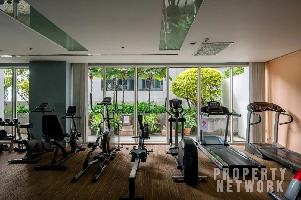 Luxury 1-bedroom condo in Siri Residence, 61 sqm, 14th floor, 2 balconies, 200m from Phrom Phong BTS. For sale at 10.5M THB. Prime location!