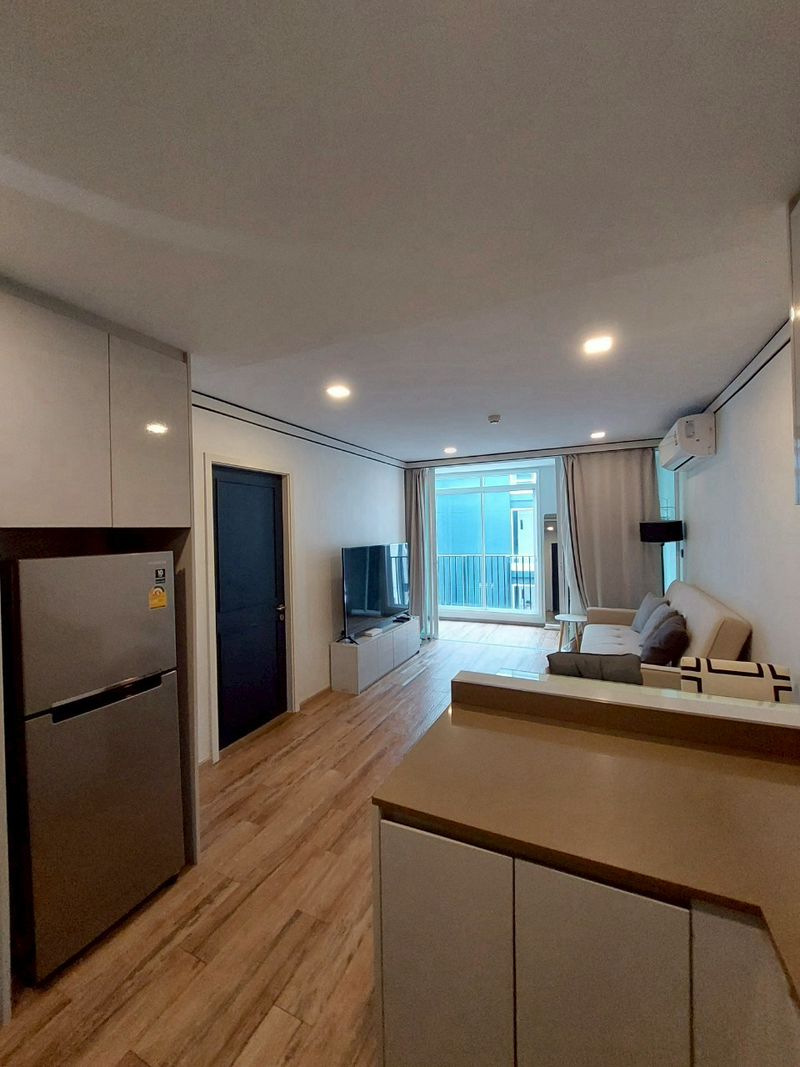 1-Bed, 1-Bath, 51 SQ.M Condo at Maestro 01 Sathorn-Yenakat, Rent 30,000 THB/month or Buy 7,300,000 THB, Near MRT Lumpini, Pet-Friendly