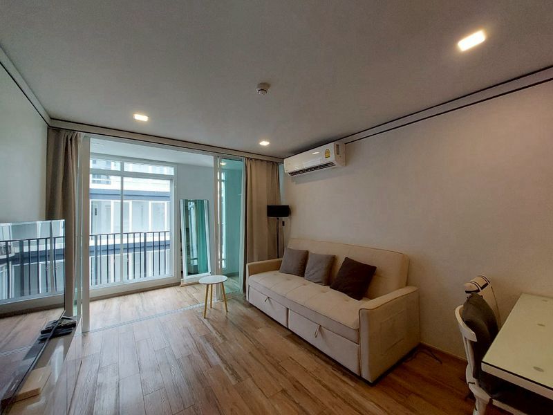 1-Bed, 1-Bath, 51 SQ.M Condo at Maestro 01 Sathorn-Yenakat, Rent 30,000 THB/month or Buy 7,300,000 THB, Near MRT Lumpini, Pet-Friendly