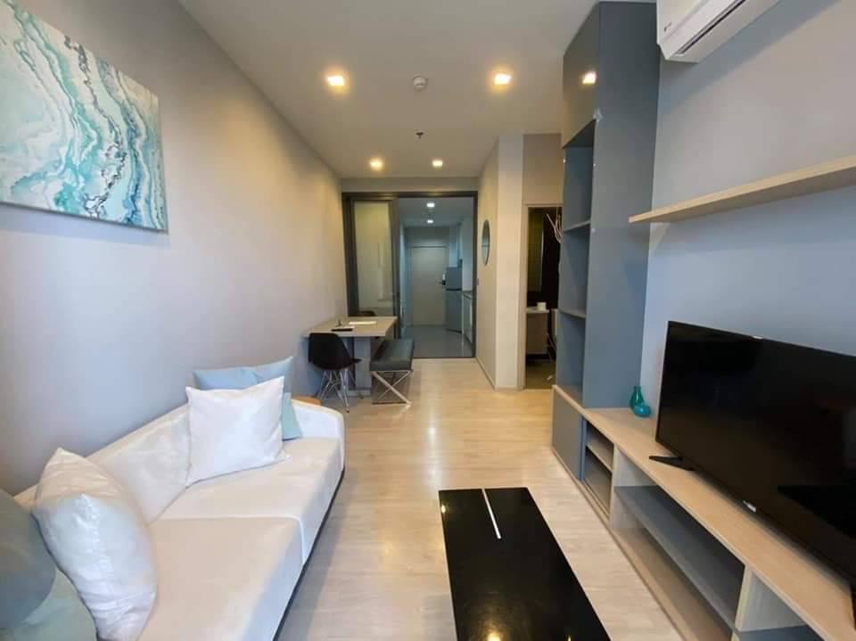 Spacious 2BR 2BA condo at M Thonglor 10, 57.5 sqm, 18th floor, fully furnished, near BTS, pet-friendly, rent 45,000 THB/month, move-in April 2025.