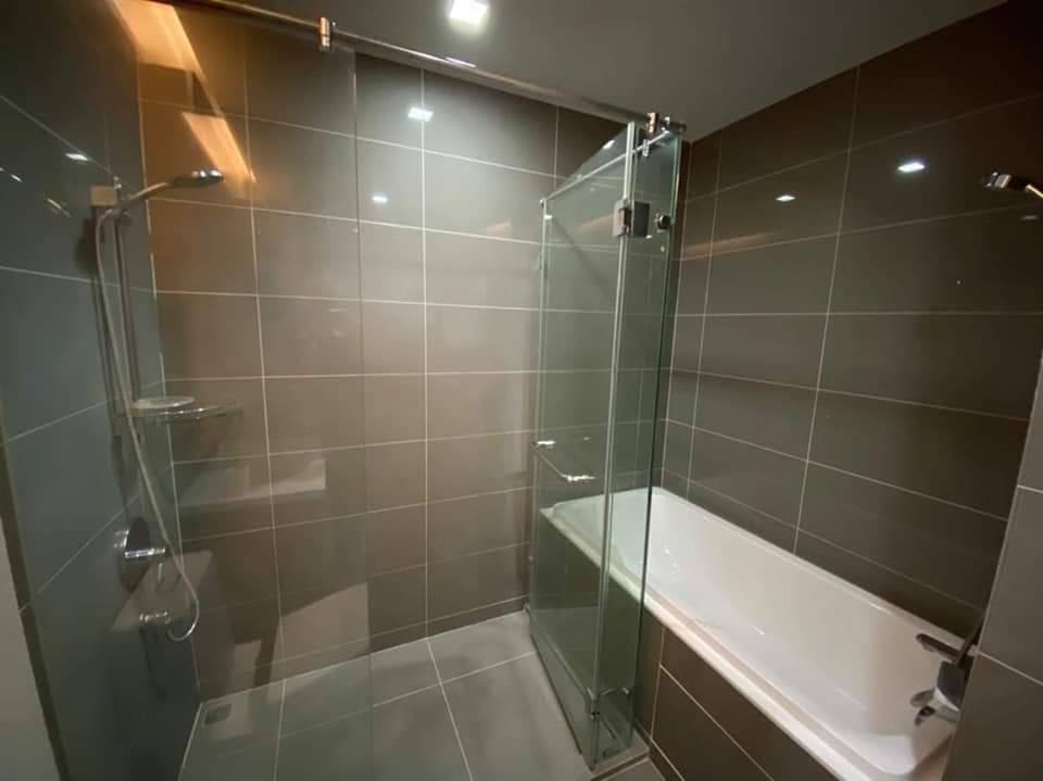 Spacious 2BR 2BA condo at M Thonglor 10, 57.5 sqm, 18th floor, fully furnished, near BTS, pet-friendly, rent 45,000 THB/month, move-in April 2025.