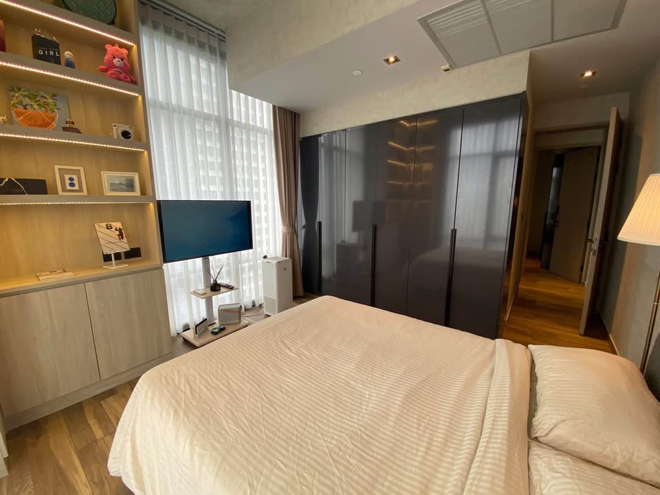 Modern 2BR 1BA condo at The Lofts Asoke, 75 sqm, high floor, fully furnished, prime Sukhumvit location, near MRT and BTS. Minimum 1-year lease.