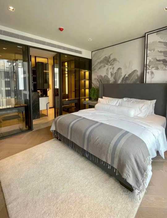 Luxury 2+1BR condo at The Reserve Sukhumvit 61. 122sqm, fully furnished, top amenities. Rent 150,000 THB/month. BTS Ekkamai nearby.
