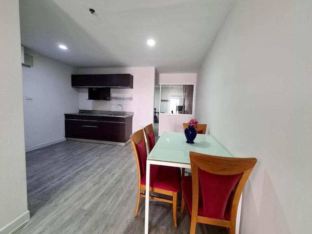Spacious 2 bed, 2 bath condo for rent at Waterford Diamond Tower, 85 sqm, floor 29. Great Sukhumvit location, 37k/month with Elite Fitness membership.