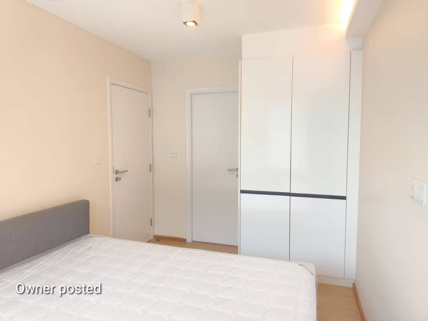 Pet-friendly 1 bed condo at Maestro 39 near BTS Phrom Phong. Fully furnished, peaceful corner unit with top facilities. Ready to move in!
