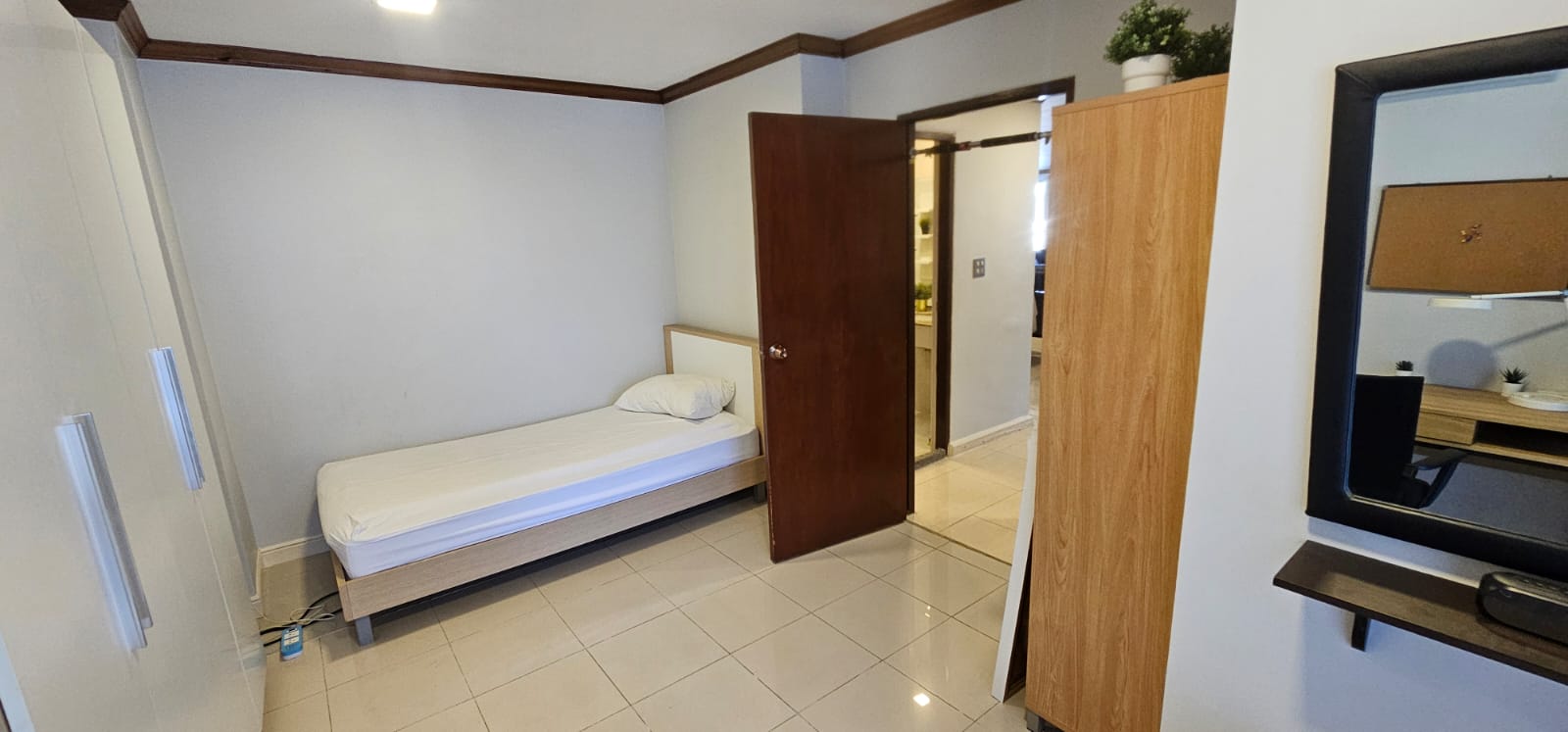 2-Bedroom, 2-Bathroom Condo, 107.06 sqm for Rent at Pearl Garden Condominium – ฿55,000/month – Near BTS Chong Nonsi Station