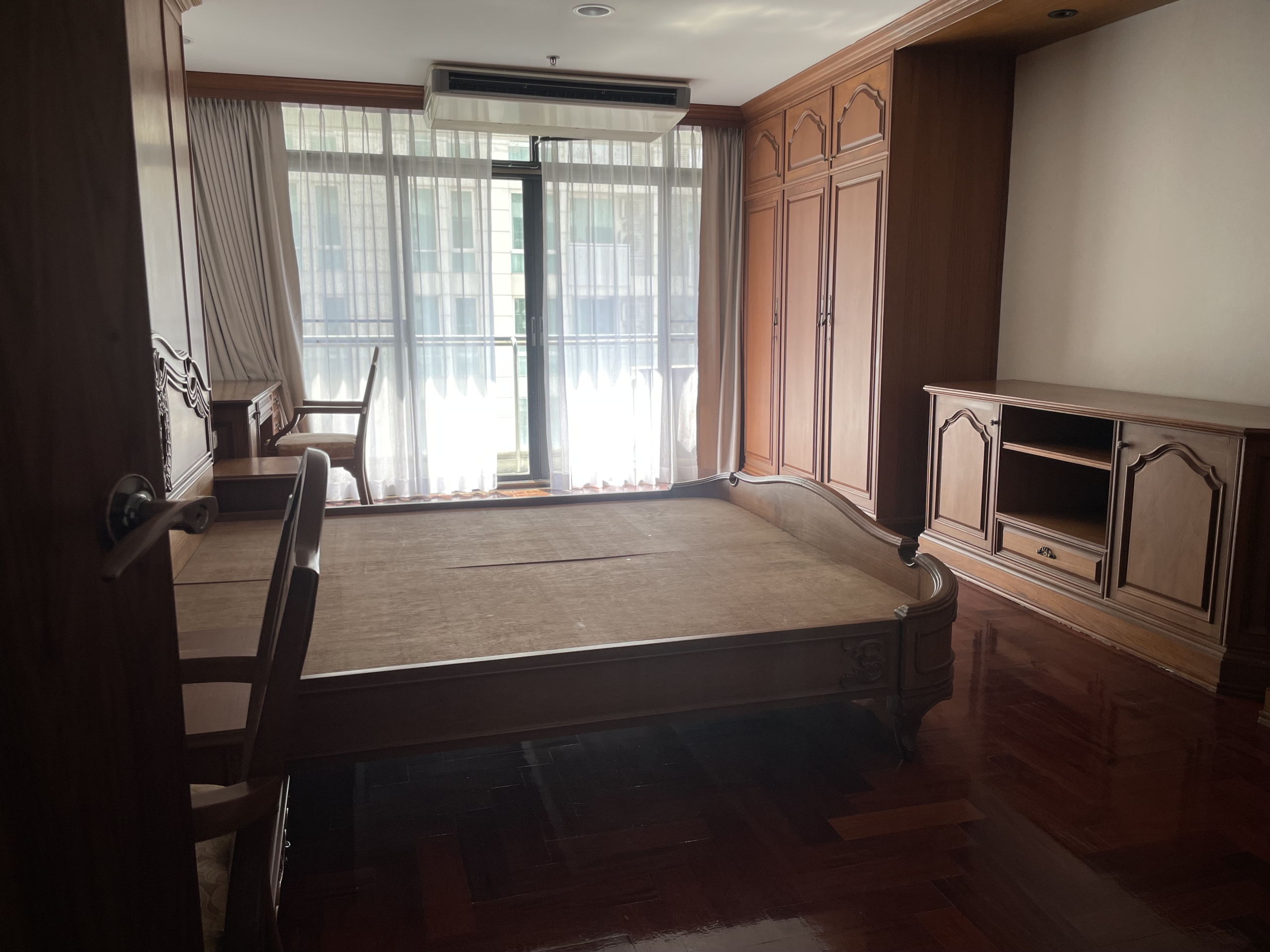 3-Bed, 3-Bath Condo for Sale at Baan Phrompong, 193 sqm, ฿11.5 Million, Near Phrom Phong BTS – Luxury Living in Sukhumvit 39, Bangkok.