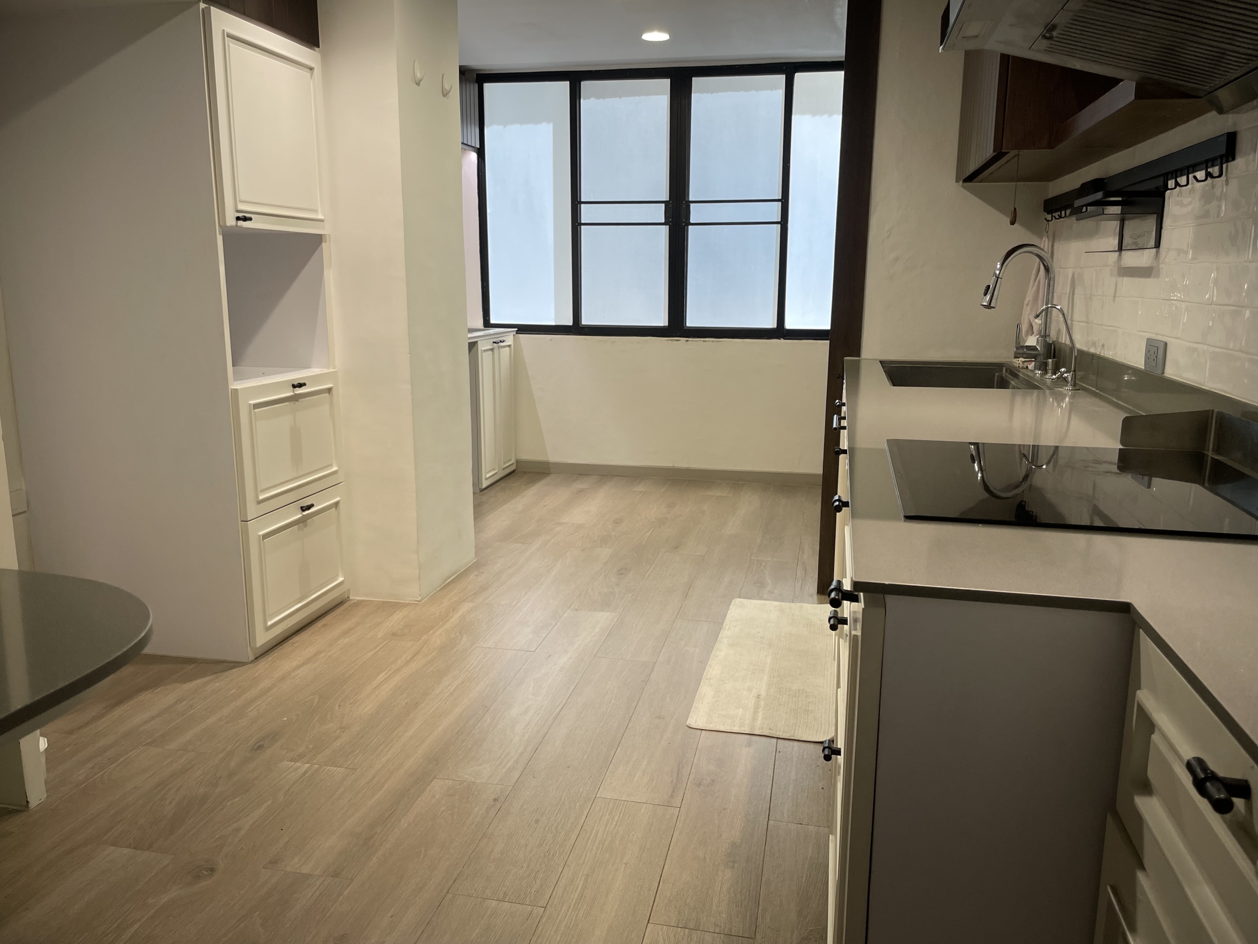 3-Bed, 3-Bath Condo for Sale at Baan Phrompong, 193 sqm, ฿11.5 Million, Near Phrom Phong BTS – Luxury Living in Sukhumvit 39, Bangkok.