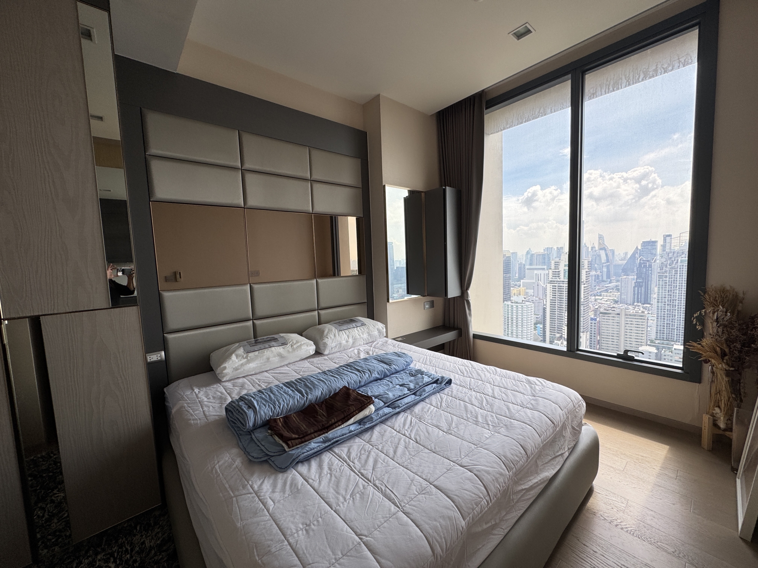 2-Bedroom, 2-Bathroom Condo for Rent, 75 SQM at The ESSE Asoke, 65,000 THB/Month, Near Asok BTS/MRT, Sukhumvit – Luxury City Living