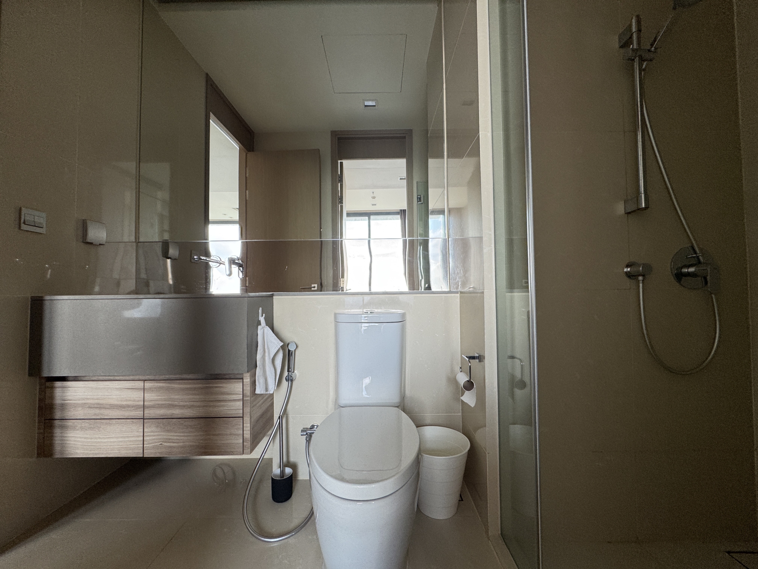 2-Bedroom, 2-Bathroom Condo for Rent, 75 SQM at The ESSE Asoke, 65,000 THB/Month, Near Asok BTS/MRT, Sukhumvit – Luxury City Living