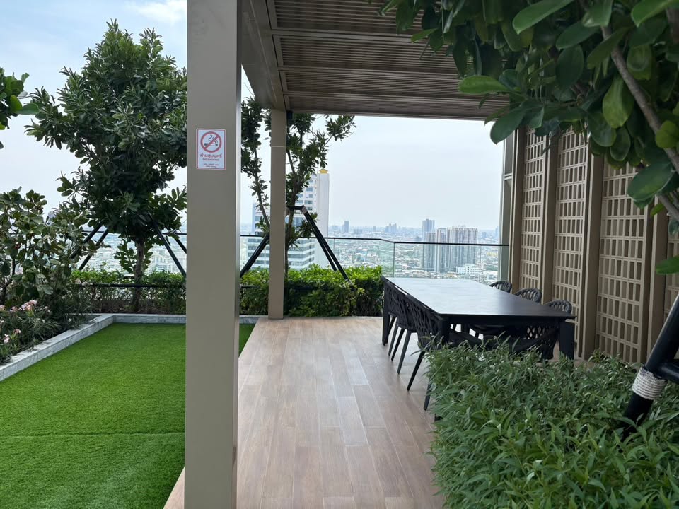 Brand-new 2 bed, 2 bath 90sqm condo at Issara Sathorn for rent ฿75k/month or sale ฿21.9M. River views, modern design, top facilities. Prime Sathorn.
