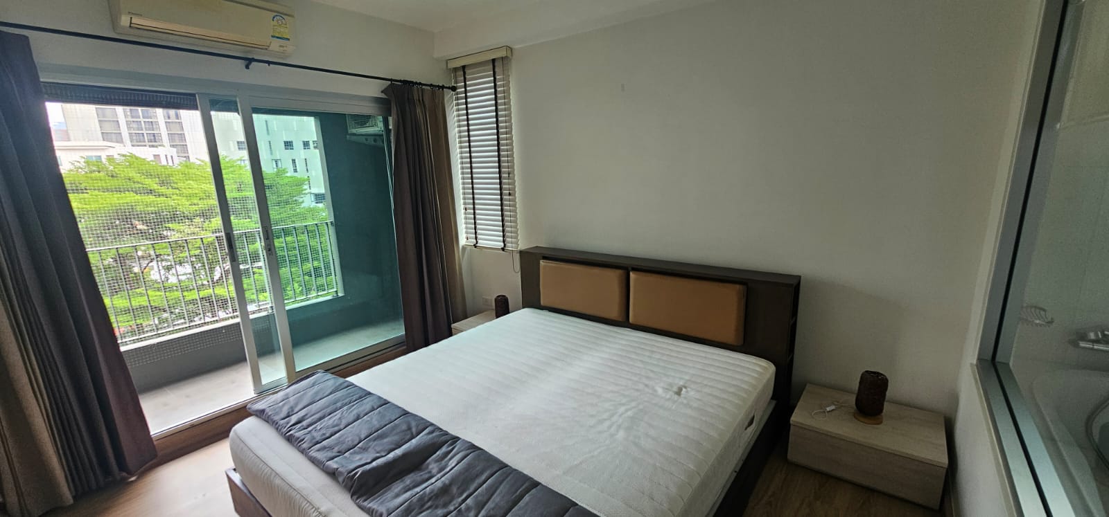 Stylish 2-bedroom, 2-bath condo at The Seed Musee Sukhumvit 26, 75sqm, fully furnished, walk to BTS Phrom Phong. Rent: THB 35,000/month.