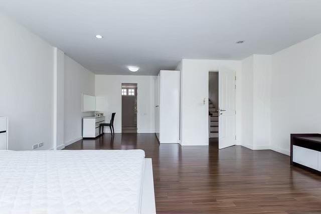 4-Bed 2-Bath 250 sqm Garden Square Sukhumvit 77 Townhome near BTS On Nut for Rent 85,000 THB