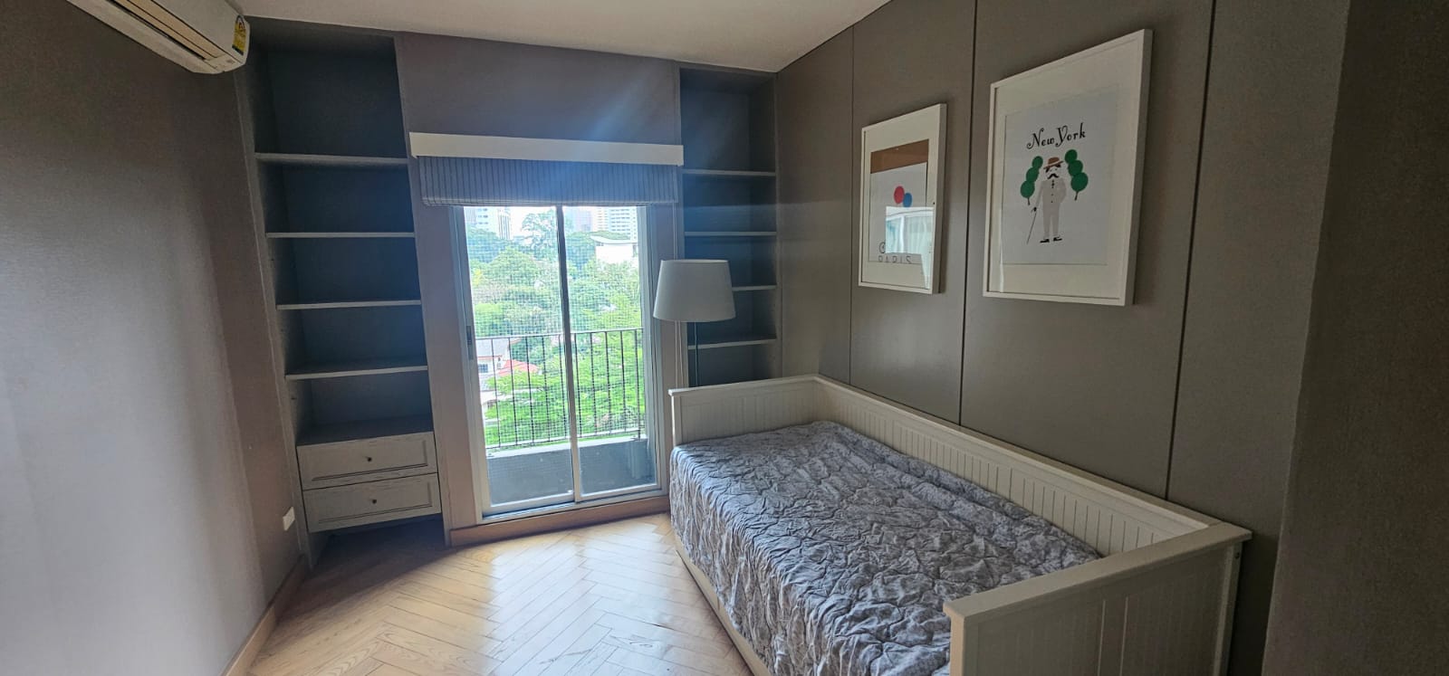 Modern 2-bedroom condo at The Seed Musee Sukhumvit 26, 75sqm, fully furnished, near BTS Phrom Phong. Rent: THB 35,000/month.