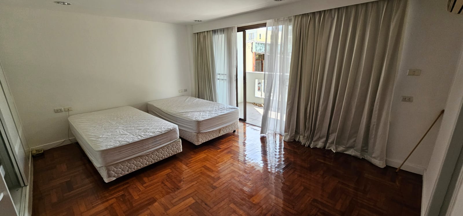 5-Bed 6-Bath 420sqm Townhome for Rent at Sanguansup Mansion Near BTS Chong Nonsi – 90,000 THB/month