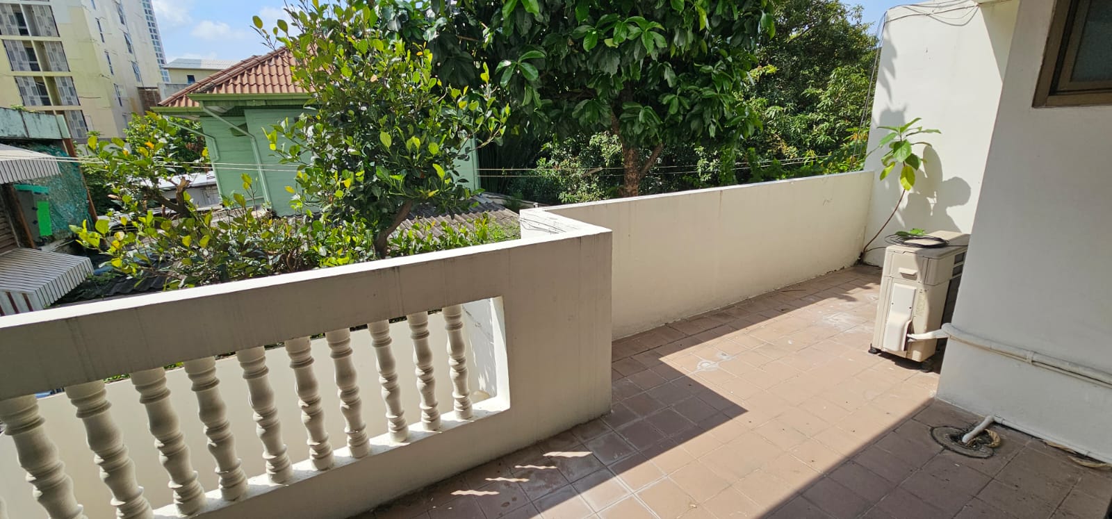 5-Bed 6-Bath 420sqm Townhome for Rent at Sanguansup Mansion Near BTS Chong Nonsi – 90,000 THB/month