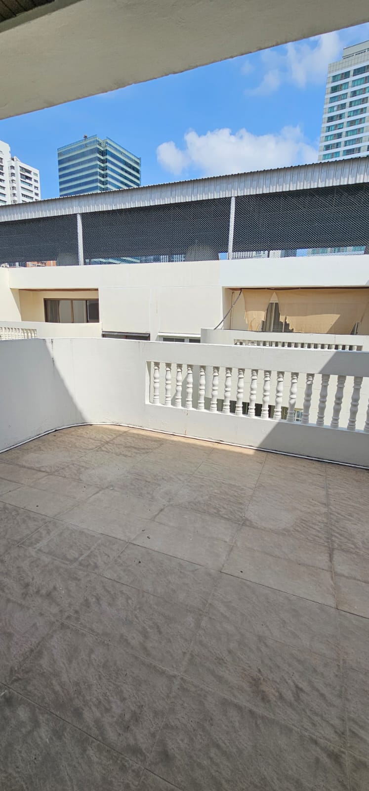 5-Bed 6-Bath 420sqm Townhome for Rent at Sanguansup Mansion Near BTS Chong Nonsi – 90,000 THB/month