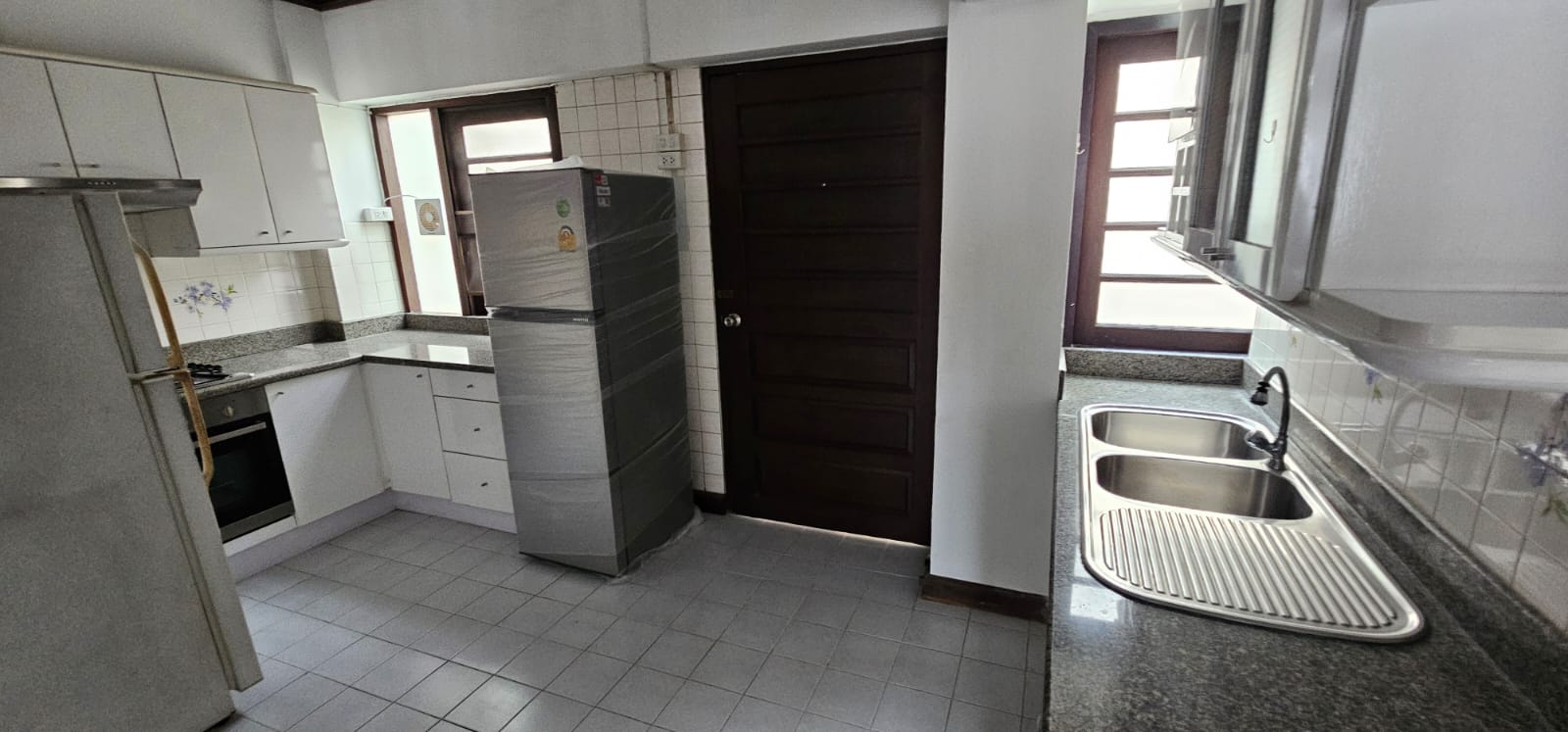3-Bed 4-Bath 212 sqm Condo for Rent at Yada Residential near Phrom Phong BTS - ฿65,000/Month
