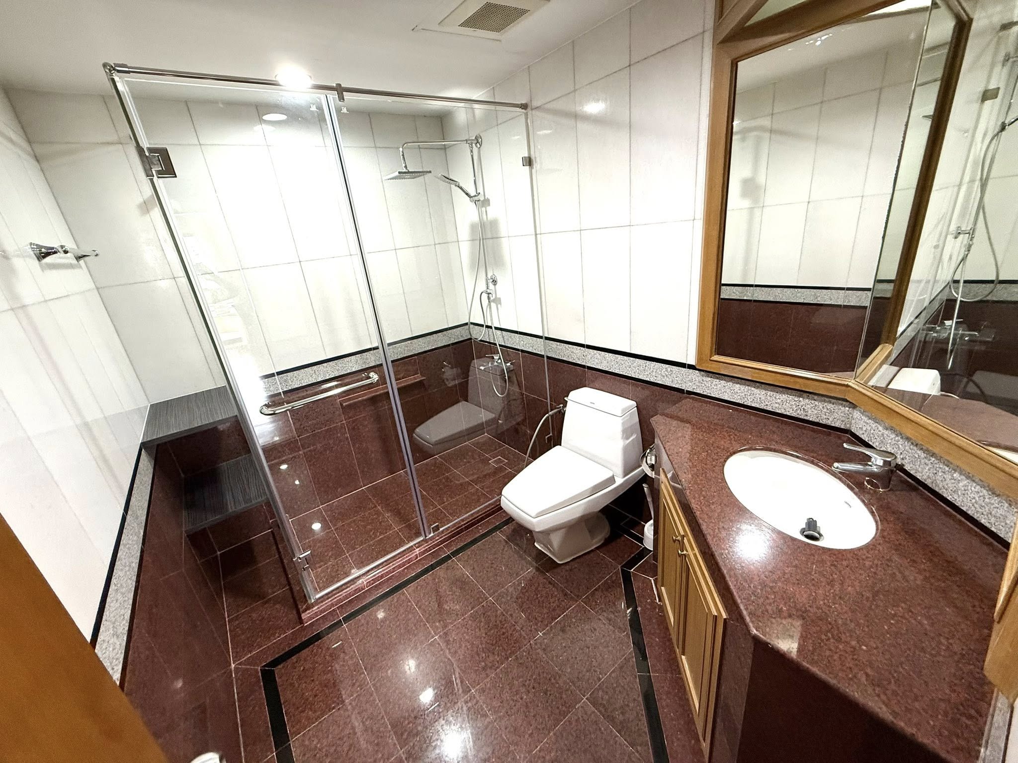 2-Bed 2-Bath 118.2 sqm Condo for Rent 60K THB at Supreme Ville, Near Chong Nonsi BTS
