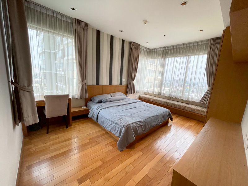 2-Bed 3-Bath 108sqm Condo for Rent 60,000 THB at The Emporio Place, BTS Phrom Phong