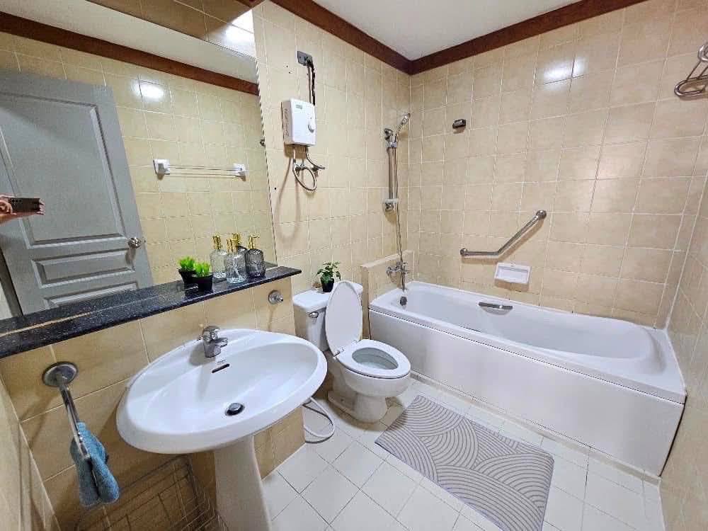 1BR 1BA 52sqm Condo for Rent 27,000 THB at Waterford Diamond near BTS Phrom Phong
