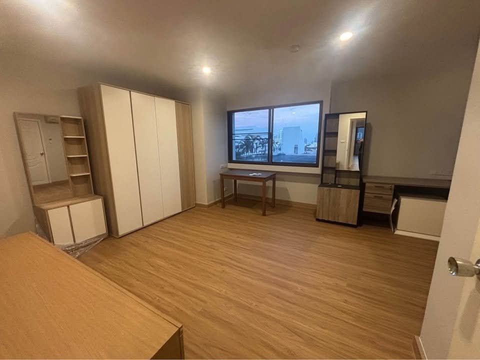 3-Bed 4-Bath 239 sqm Liberty Park 1 Condo Near Asoke BTS for Rent 75,000 THB