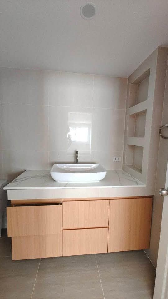 3-Bed 4-Bath 239 sqm Liberty Park 1 Condo Near Asoke BTS for Rent 75,000 THB