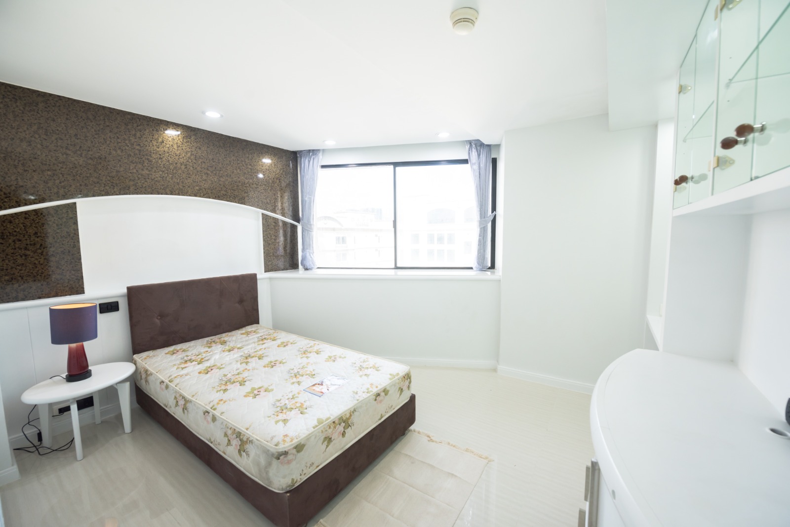 3-Bed 3-Bath 225 sqm Condo at President Park Sukhumvit 24 Phrom Phong BTS for Rent 70K or Sale 19M