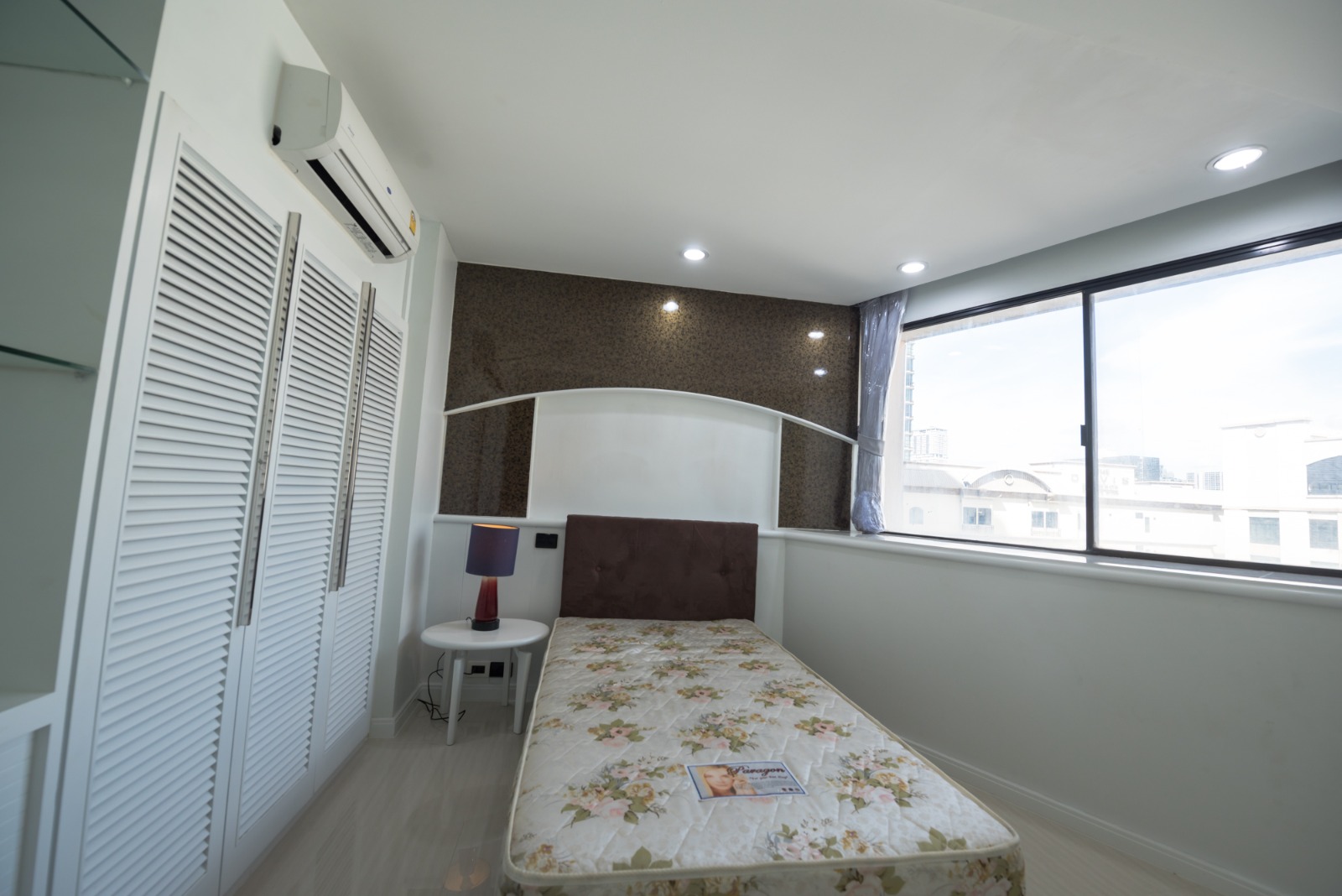 3-Bed 3-Bath 225 sqm Condo at President Park Sukhumvit 24 Phrom Phong BTS for Rent 70K or Sale 19M