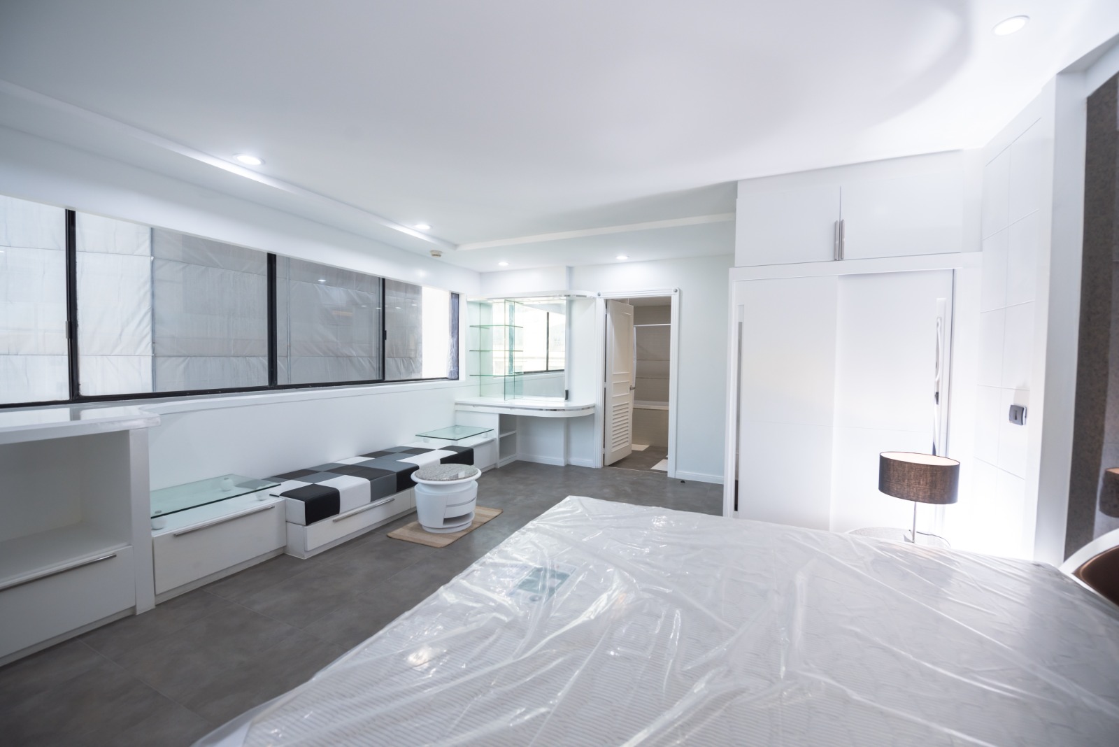 3-Bed 3-Bath 225 sqm Condo at President Park Sukhumvit 24 Phrom Phong BTS for Rent 70K or Sale 19M