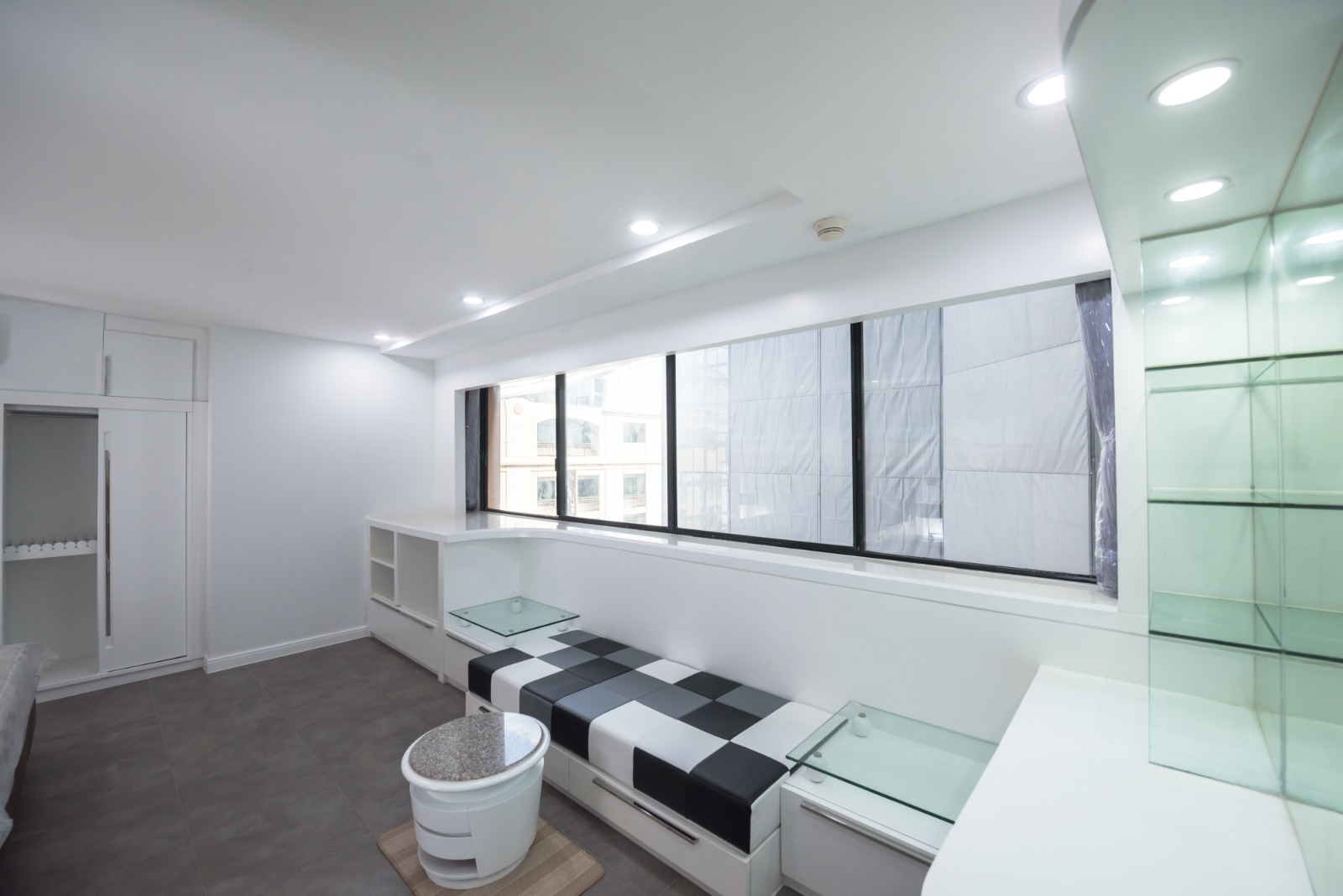 3-Bed 3-Bath 225 sqm Condo at President Park Sukhumvit 24 Phrom Phong BTS for Rent 70K or Sale 19M