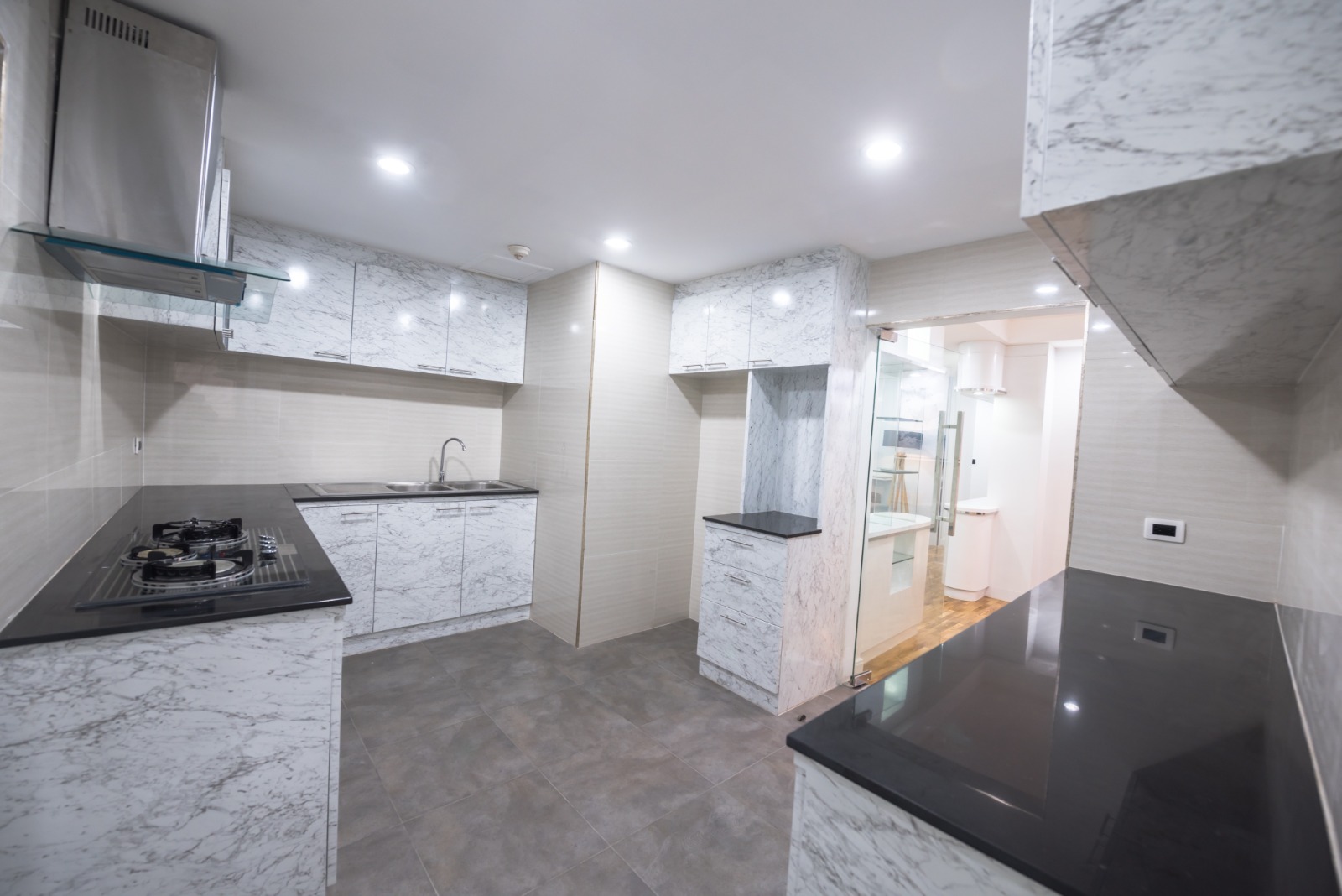 3-Bed 3-Bath 225 sqm Condo at President Park Sukhumvit 24 Phrom Phong BTS for Rent 70K or Sale 19M